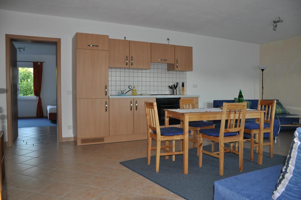 Fliederhof Ferienwohnungen Herresbach Rom bilde