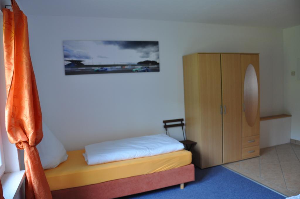 Fliederhof Ferienwohnungen Herresbach Rom bilde